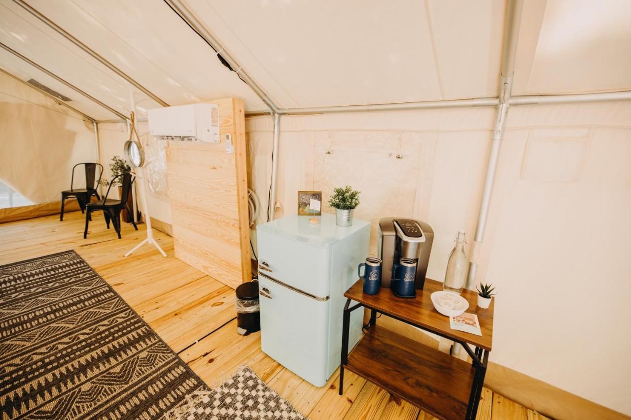 Luxury tent Timberline Glamping At Amicalola Falls *
