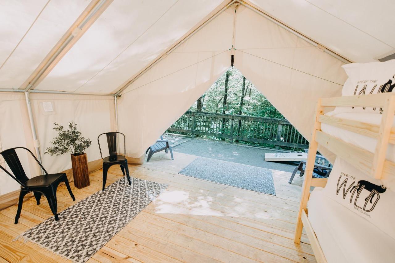 Luxury tent Timberline Glamping At Amicalola Falls *